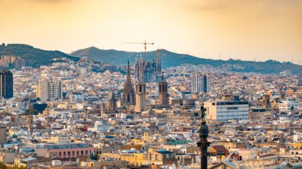 Door het coronavirus is de noodtoestand in afgeroepen in Spanje, hoe kan dit tot mei 2021 duren