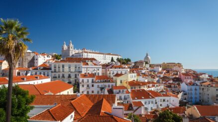 Corona zorgt in Portugal voor veel paniek op straat in 2021