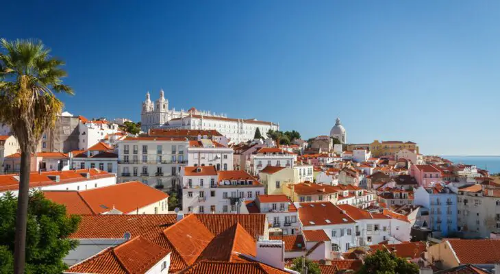 Corona zorgt in Portugal voor veel paniek op straat in 2021