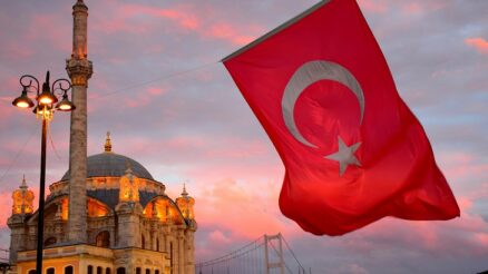 Reizigers zonder geldige boosterprik in quarantaine na Turkije